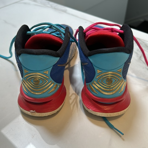 Nike Kyrie sneakers - Picture 2 of 4